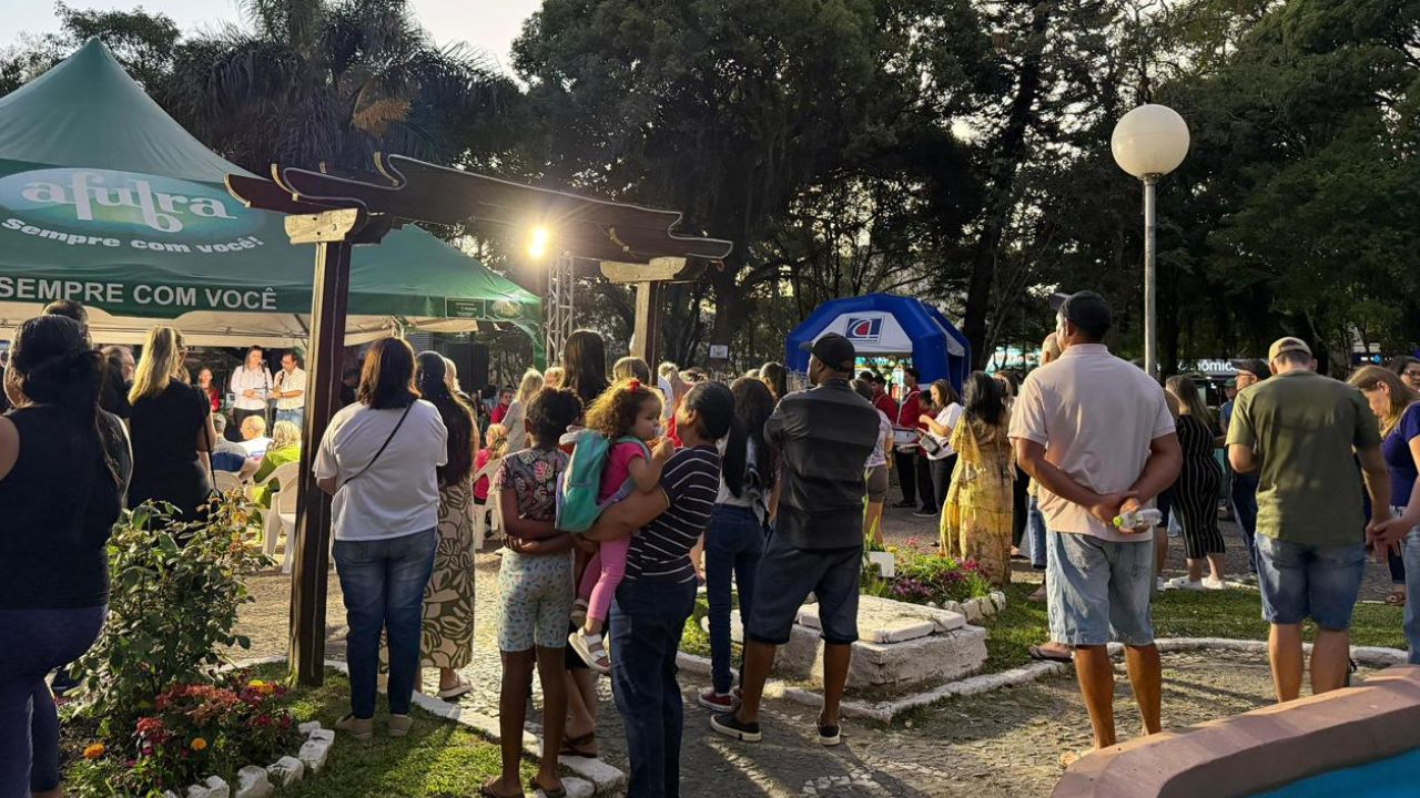 Prefeitura de Camaquã realiza acendimento das luzes de Natal