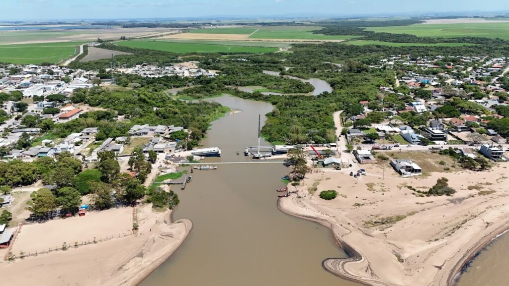 Içamento das vigas centrais da nova Ponte João Goulart marca avanço decisivo na obra em Arambaré