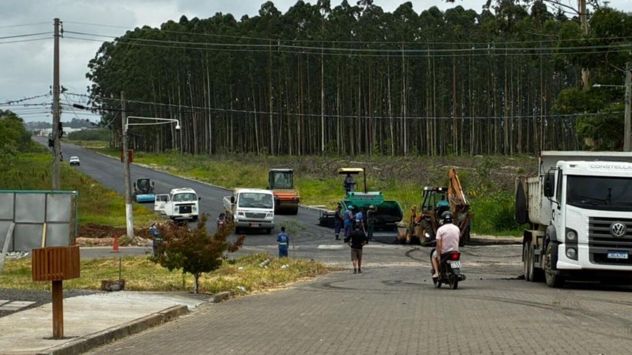 Secretaria da Infraestrutura conclui asfaltamento da Avenida Ayrton Senna em Camaquã
