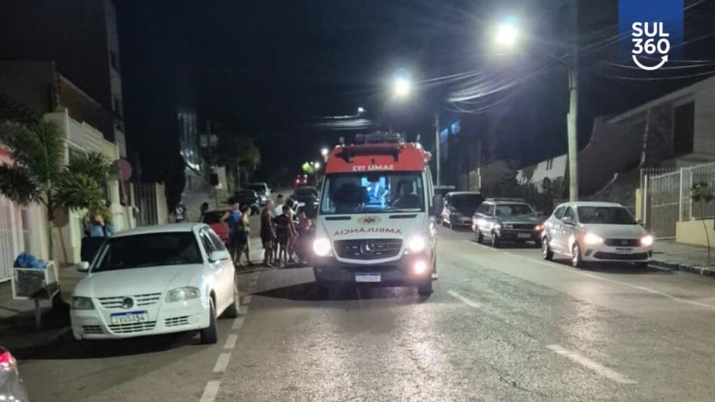 Mulher e criança de colo são atropeladas por moto no Centro de Camaquã