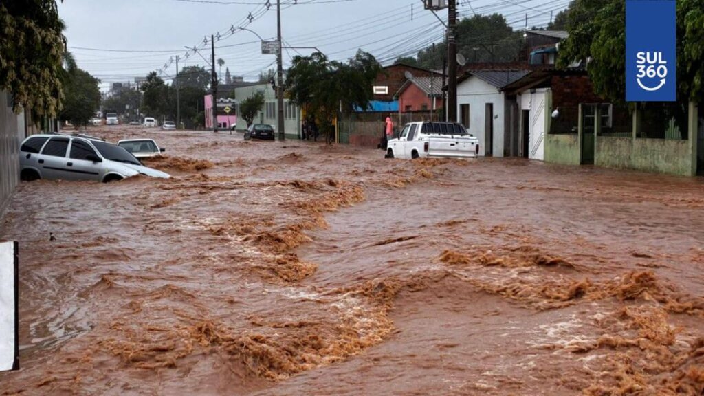 Chuva inunda trecho da avenida Presidente Vargas, em Camaquã