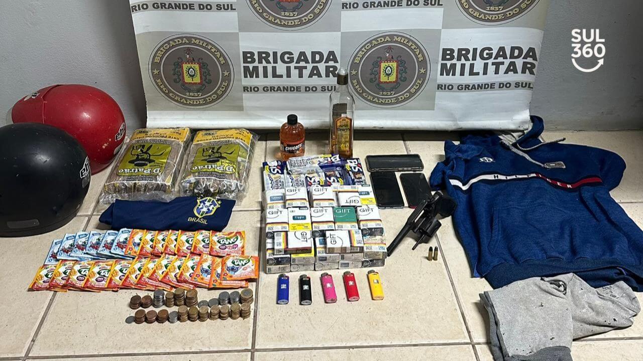 Brigada Militar prende dupla com arma de fogo e recupera material roubado em Camaquã