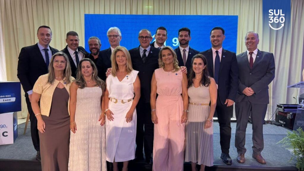 Nova diretoria da ACIC foi apresentada durante o evento. Foto: Igor Garcia