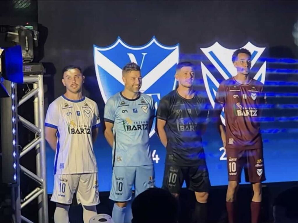 Vélez Camaquã apresenta atletas, staff, comissão e uniformes para a temporada 2026