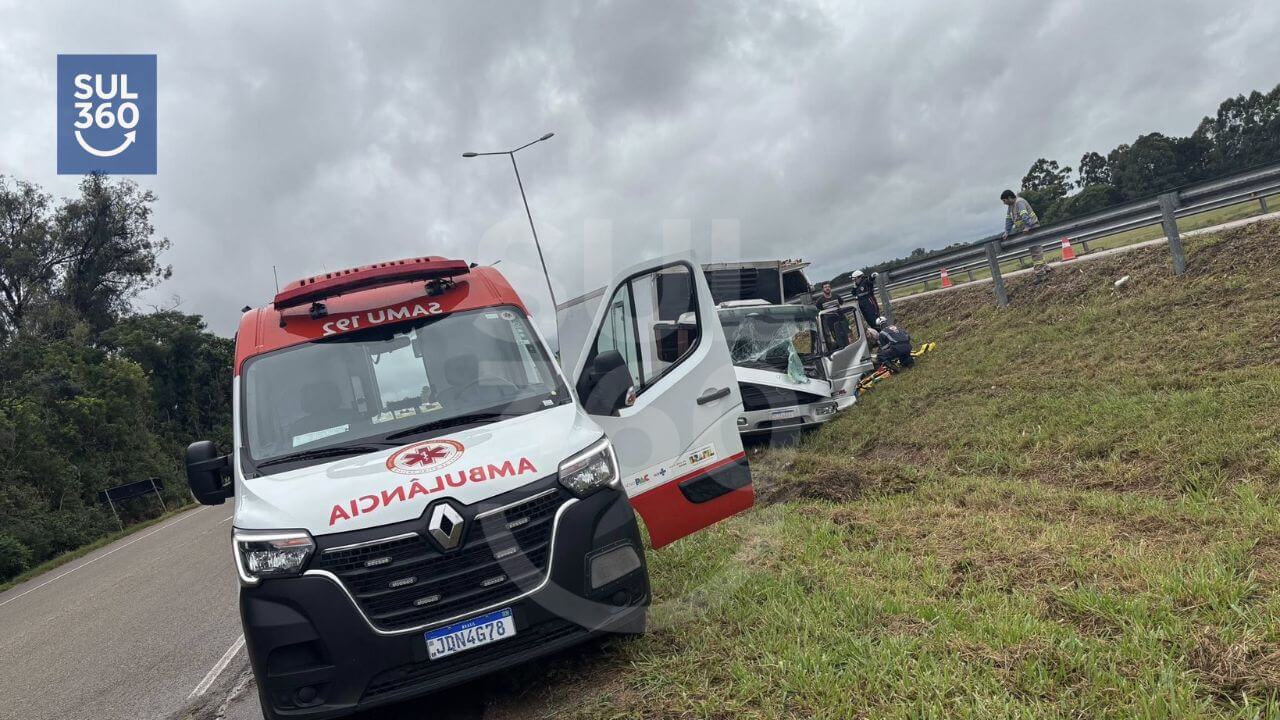 Colisão entre caminhões deixa motorista ferido na BR-116, em Tapes