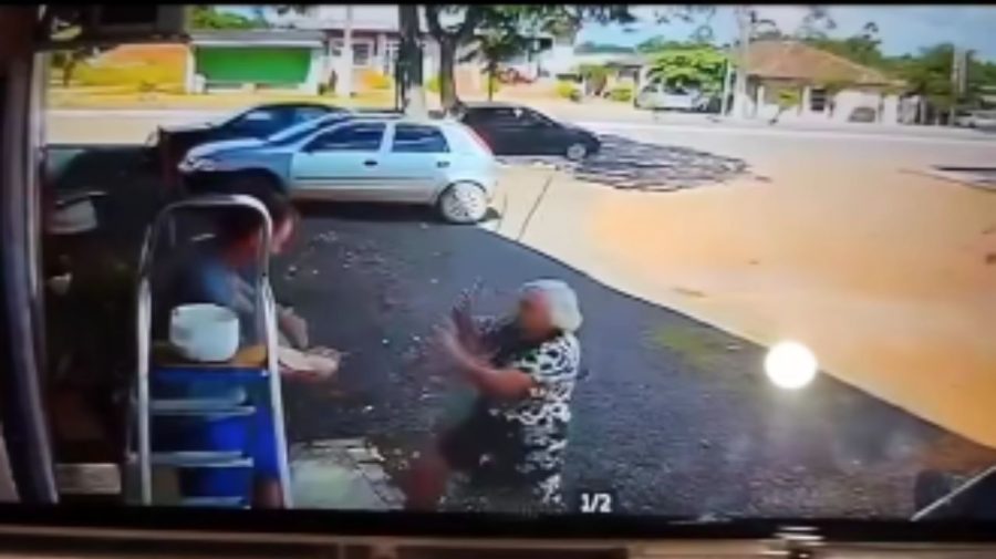 Casal presta queixa contra idosa após agressão em Chuvisca