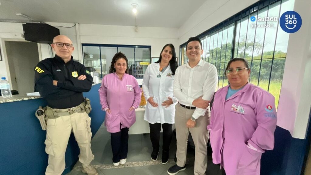 Secretaria de Saúde de Camaquã realiza ação com a PRF e atende motoristas na BR-116