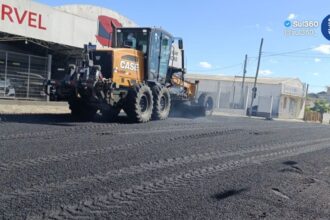 Asfalto chega às ruas Garibaldi e Oswaldo Aranha e amplia pavimentação nos bairros de Camaquã