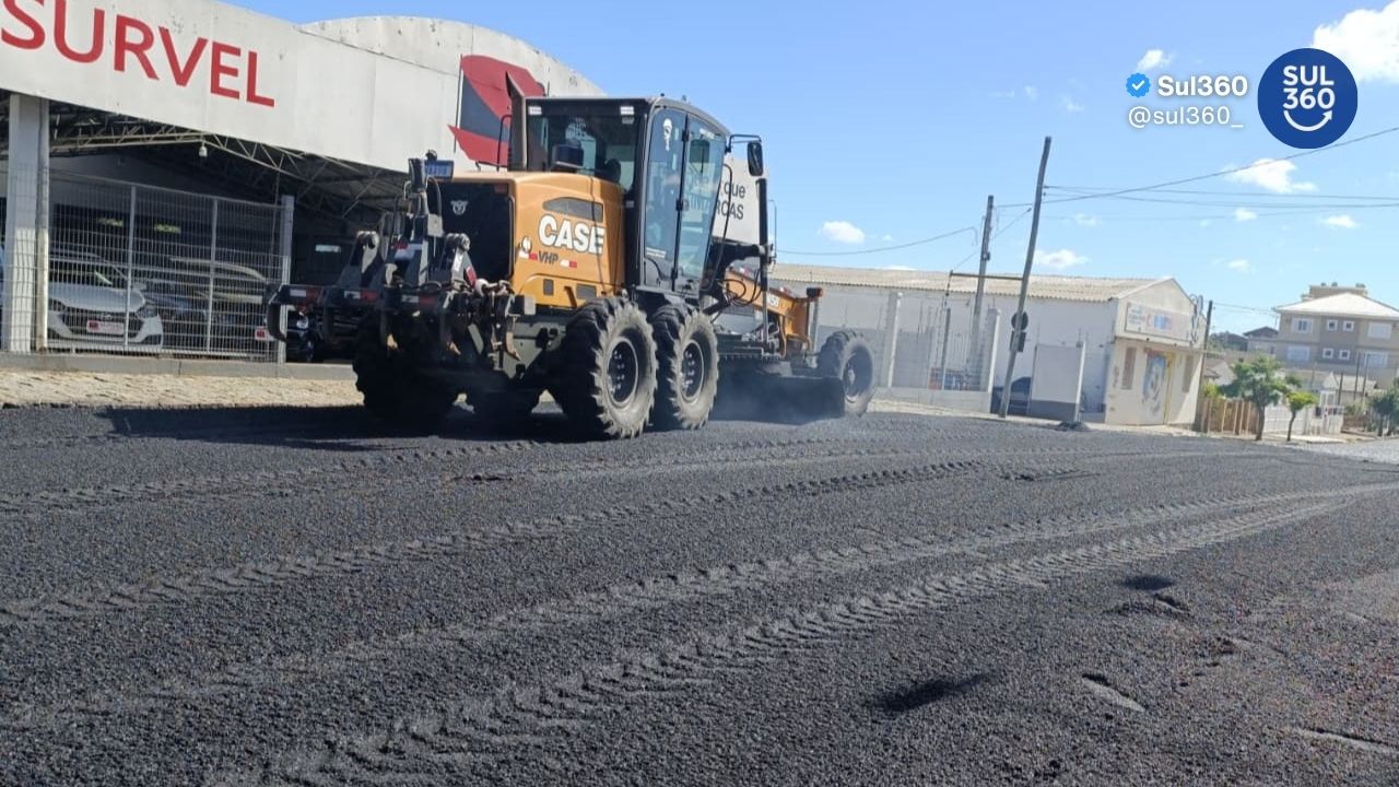 Asfalto chega às ruas Garibaldi e Oswaldo Aranha e amplia pavimentação nos bairros de Camaquã