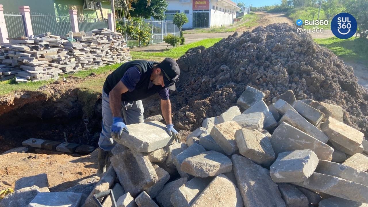 Prefeitura instala caixa de drenagem no Jardim do Forte e busca reduzir alagamentos