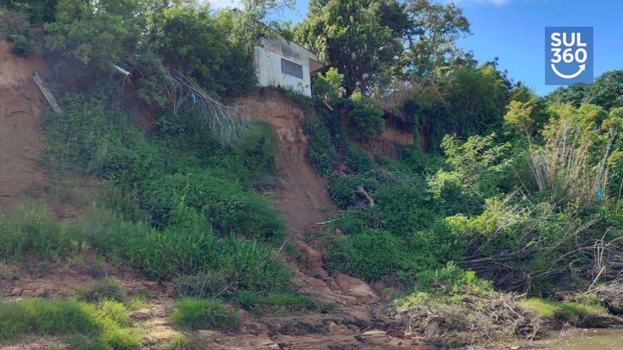 Prefeito de Camaquã garante assistência a famílias após interdição de casas na Vila da Pacheca