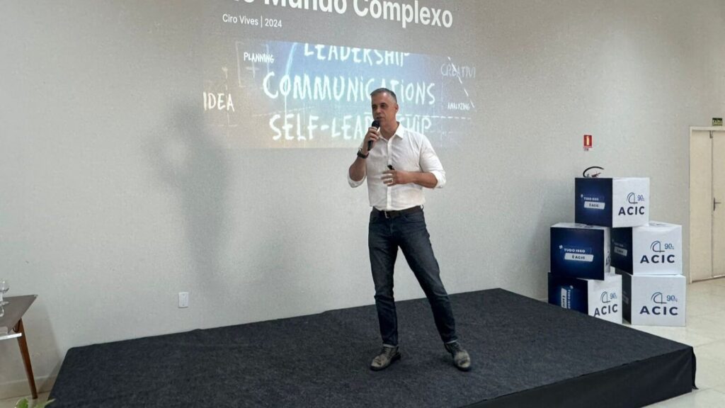 ACIC realiza segunda reunião-almoço de 2026 com foco em liderança e gestão