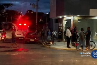 Acidente entre moto e carro deixa ferido em cruzamento de Camaquã