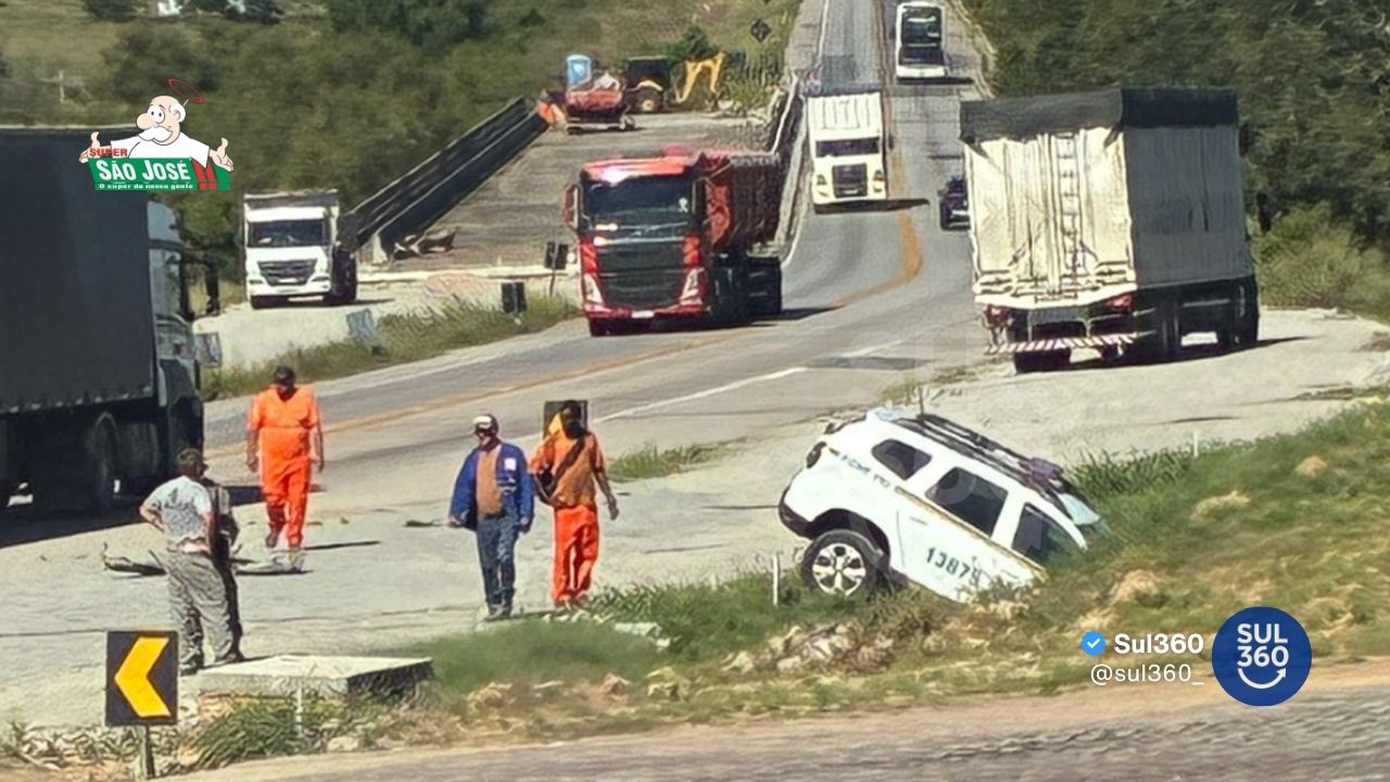 Caminhão colide em viatura da Brigada Militar na BR-116, em Cristal