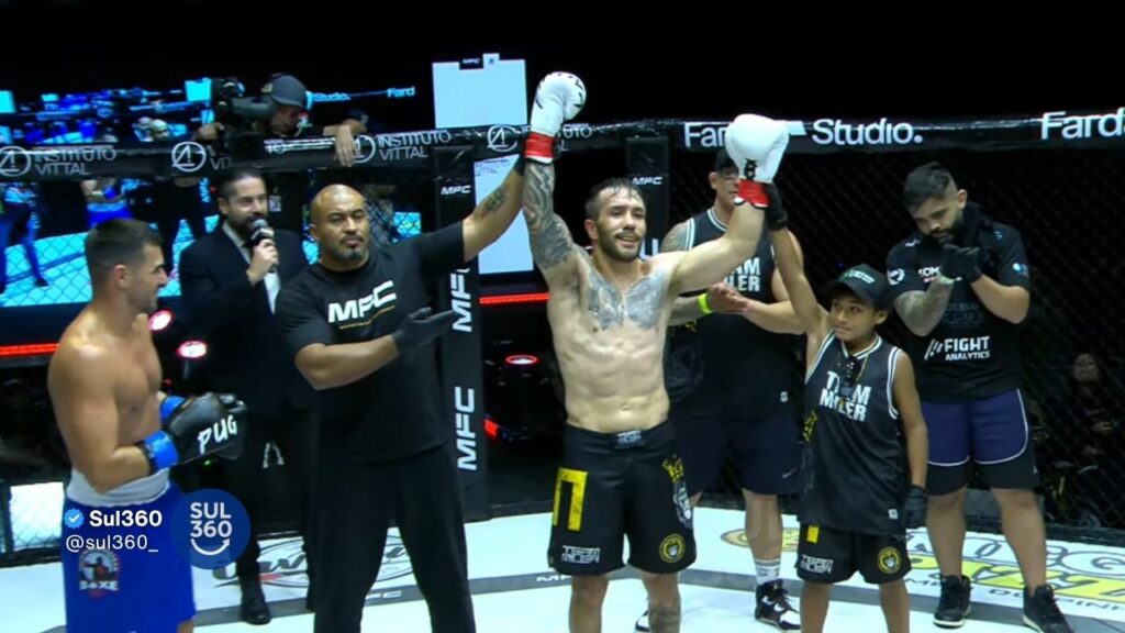 Camaquense Maicon Miler, o Birolho, vence mais uma luta no boxe profissional no MFC5