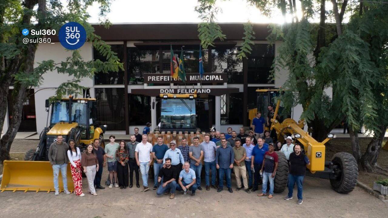 Dom Feliciano recebe novas máquinas para recuperação de estradas