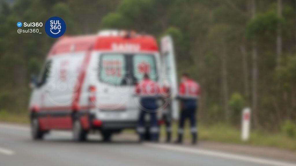 Ambulância do SAMU atende grave acidente com morte na BR-116
