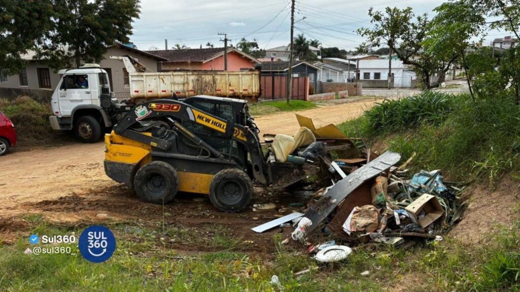 Infraestrutura realiza serviços em bairros durante o "feriadão" em Camaquã