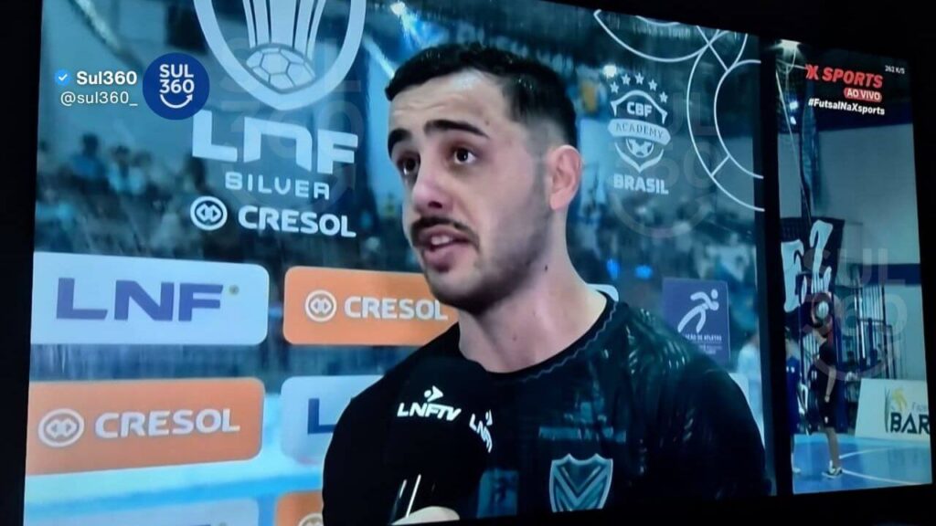 Pivô camaquense Toninho 