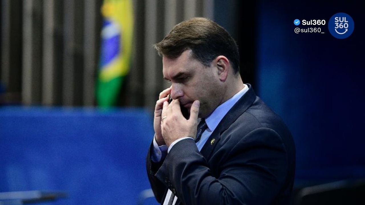 Flávio Bolsonaro admite cobrança a Vorcaro, mas nega crime