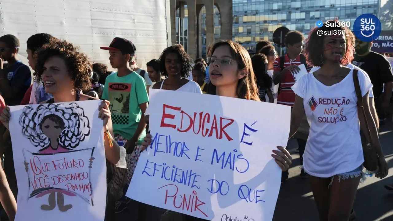 CCJ adia novamente análise de PEC que prevê redução da maioridade penal