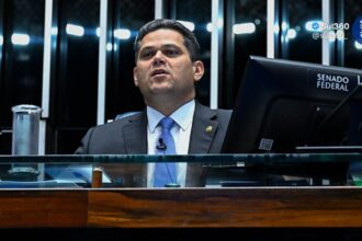 Davi Alcolumbre promulga Lei da Dosimetria após derrubada de veto de Lula