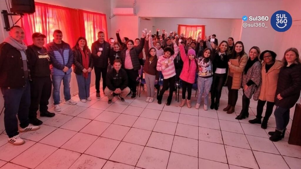 Alunos da EMEF Osvaldo Aranha tornam-se embaixadores da educação para o trânsito em Camaquã
