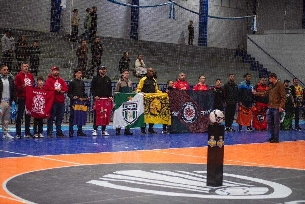 Taça Camaquã de Futsal 2026 tem abertura oficial com goleadas e grande público no Ginásio Municipal