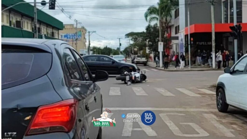 Carro e motocicleta se envolvem em colisão no Centro de Camaquã