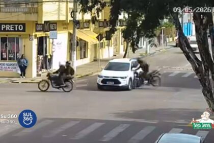 Câmera flagra colisão no Centro de Camaquã; veja o vídeo