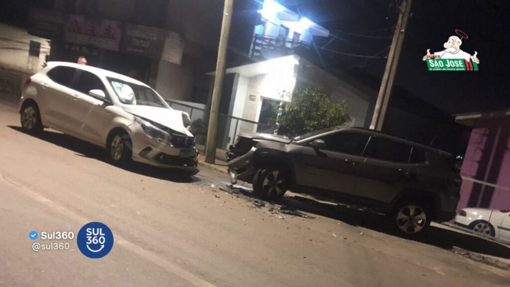 Colisão frontal envolve dois veículos no bairro Santa Marta, em Camaquã
