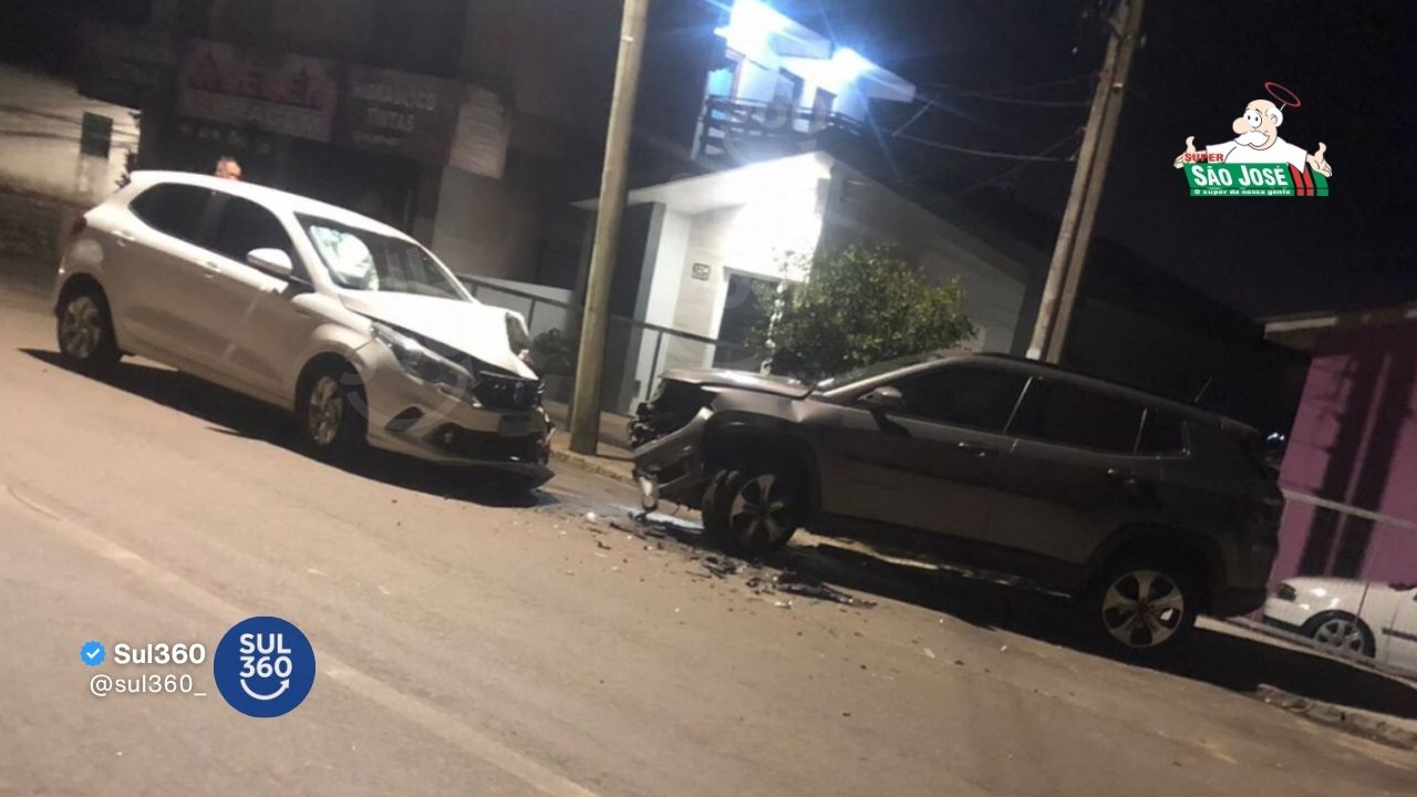 Colisão frontal envolve dois veículos no bairro Santa Marta, em Camaquã
