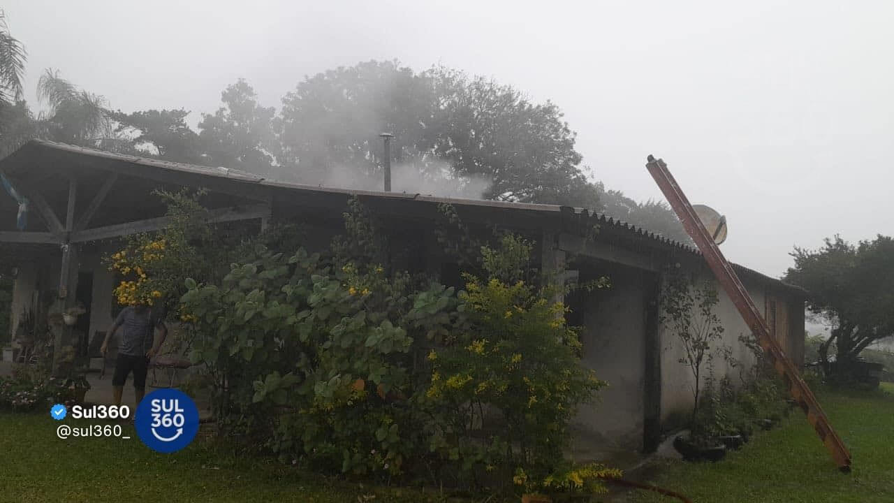 Incêndio atinge residência no interior de Sentinela do Sul