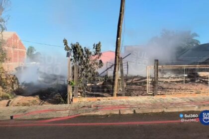 Incêndio destrói casas, caminhão e deixa um homem morto em Cristal