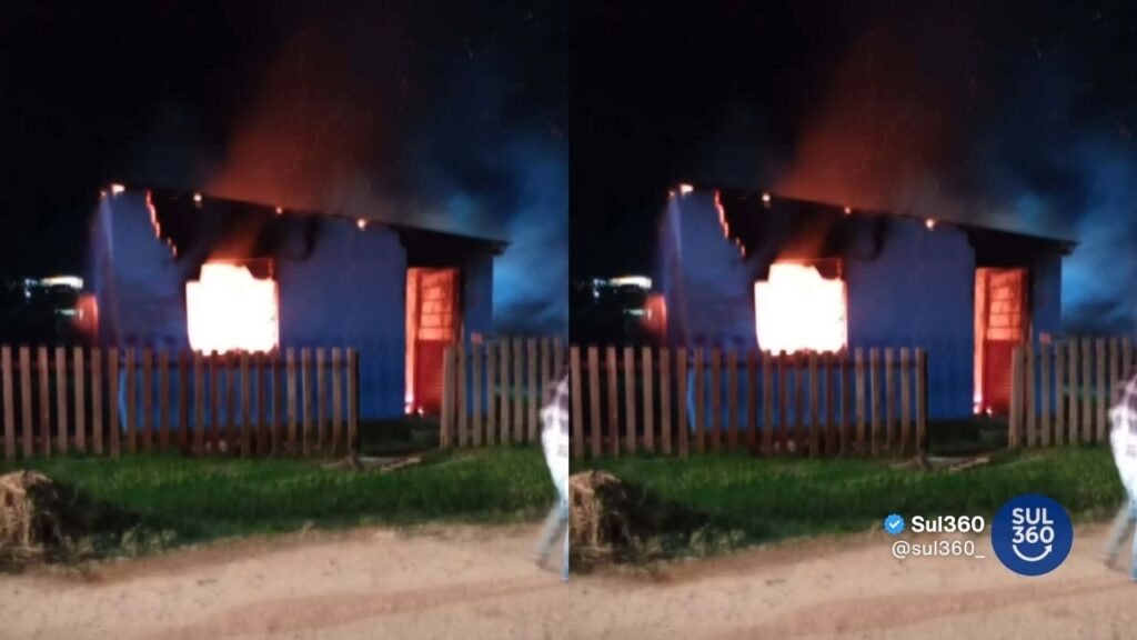 Incêndio destrói residência no Centro de Cristal