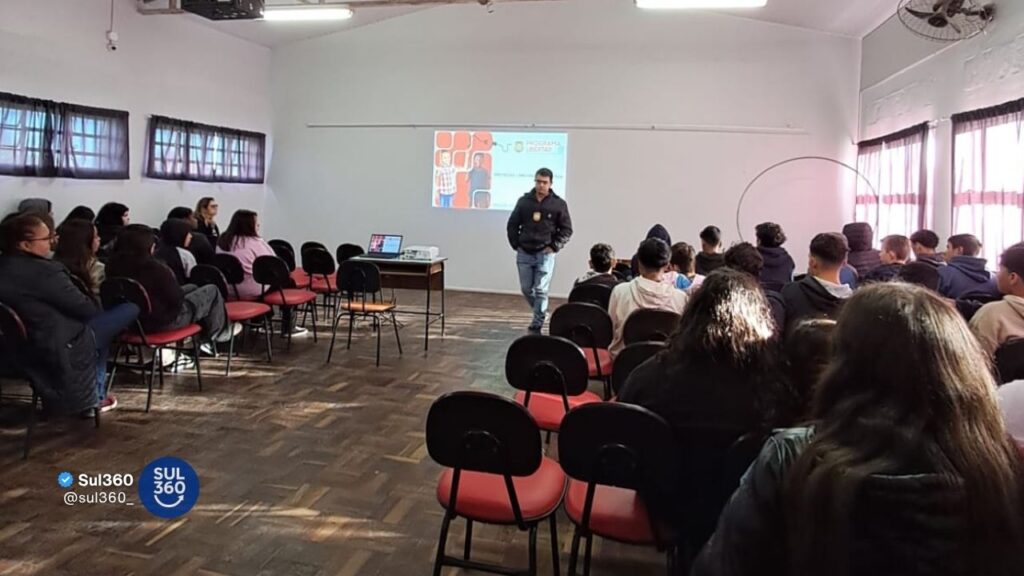 Programa Libertar realiza palestra em escola de São Lourenço do Sul
