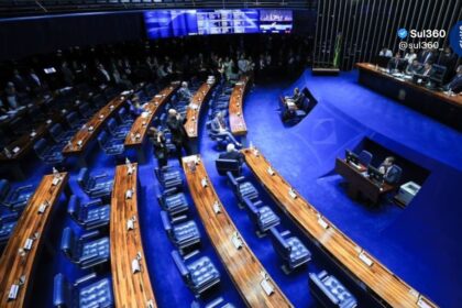 Senado mantém parada há um mês PEC que prevê o fim da escala 6x1