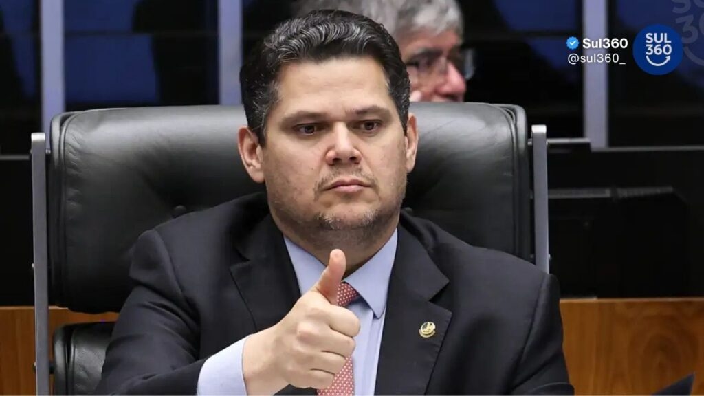 Alcolumbre defende análise sem pressa e sugere "melhorar" PEC da escala 6x1