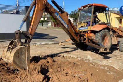 Recuperação de calçamento avança na Rua Santa Tereza no bairro Siá JulianaRecuperação de calçamento avança na Rua Santa Tereza no bairro Siá Juliana