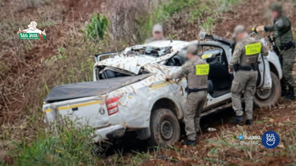 Viatura capota e deixa dois policiais feridos na ERS-350, em Dom Feliciano