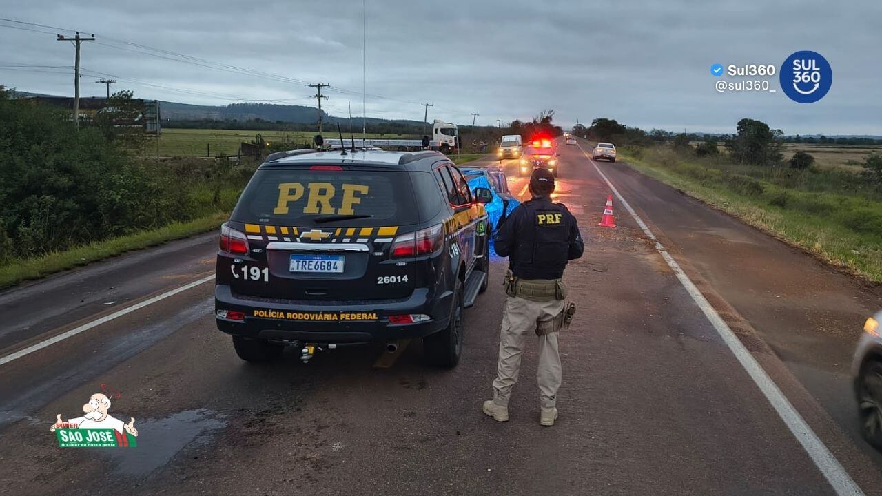 Colisão frontal entre carro e caminhão mata motorista na BR-290, em Eldorado do Sul
