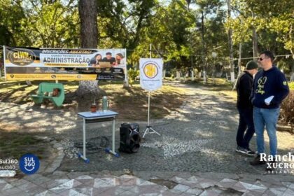 IEE Cônego Walter realiza ação para divulgar EJA e Técnico em Administração