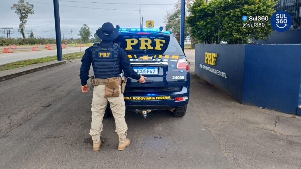 PRF prende foragido da Justiça com documentos falsos na BR-290, em Eldorado do Sul