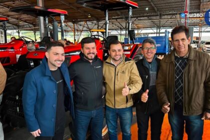 Camaquã recebe novo trator para reforçar atendimento aos produtores rurais