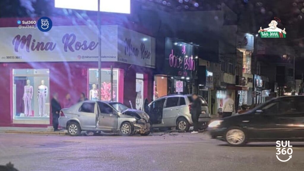 colisao-frontal-entre-dois-carros-no-centro-de-camaqua